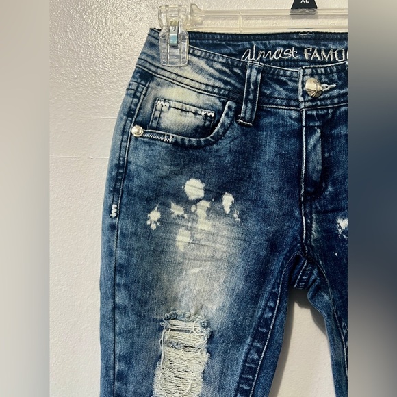Almost Famous Bleached Distressed Skinny Jeans - Size 0 (25" waist) - Picture 9 of 11